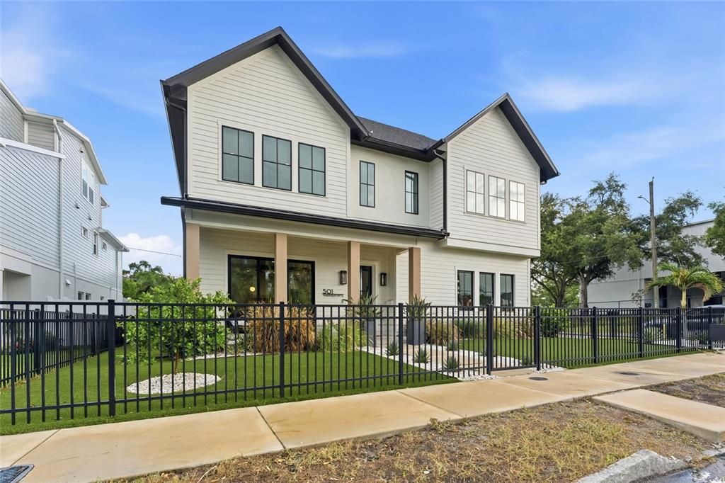 En Venta: $975,000 (3 camas, 2 baños, 2259 Pies cuadrados)