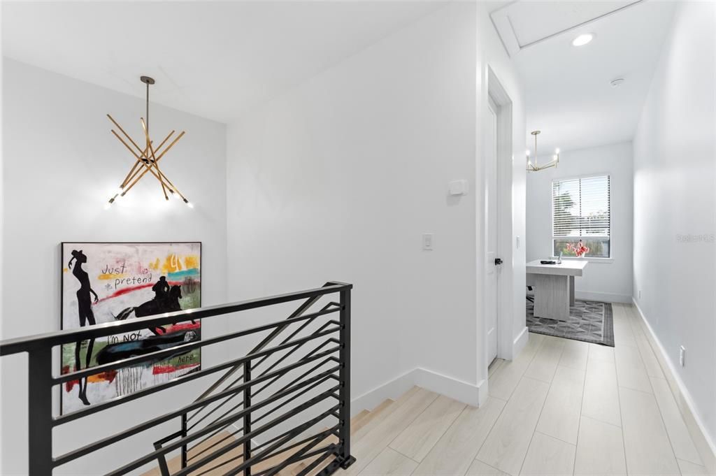 En Venta: $975,000 (3 camas, 2 baños, 2259 Pies cuadrados)