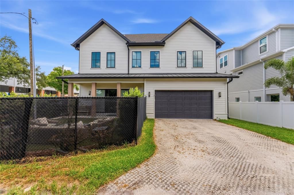 En Venta: $975,000 (3 camas, 2 baños, 2259 Pies cuadrados)