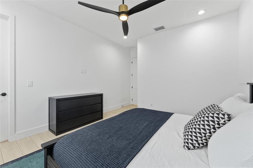 En Venta: $975,000 (3 camas, 2 baños, 2259 Pies cuadrados)