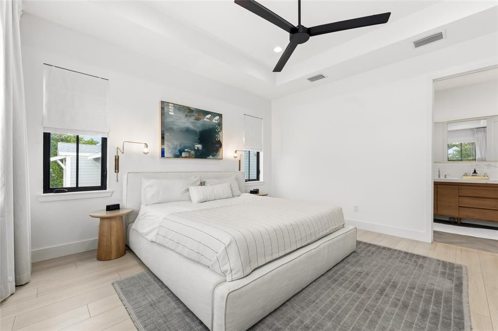 En Venta: $975,000 (3 camas, 2 baños, 2259 Pies cuadrados)