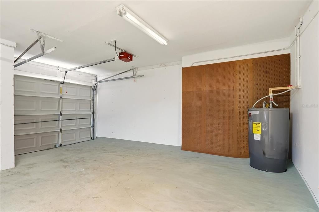 На продажу: $390,000 (4 спален, 2 ванн, 1971 Квадратных фут)