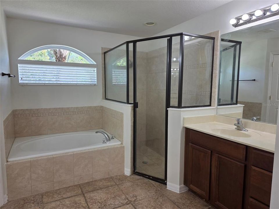 For Sale: $455,000 (4 beds, 3 baths, 2250 Square Feet)