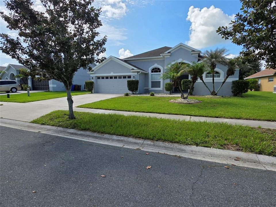 For Sale: $455,000 (4 beds, 3 baths, 2250 Square Feet)