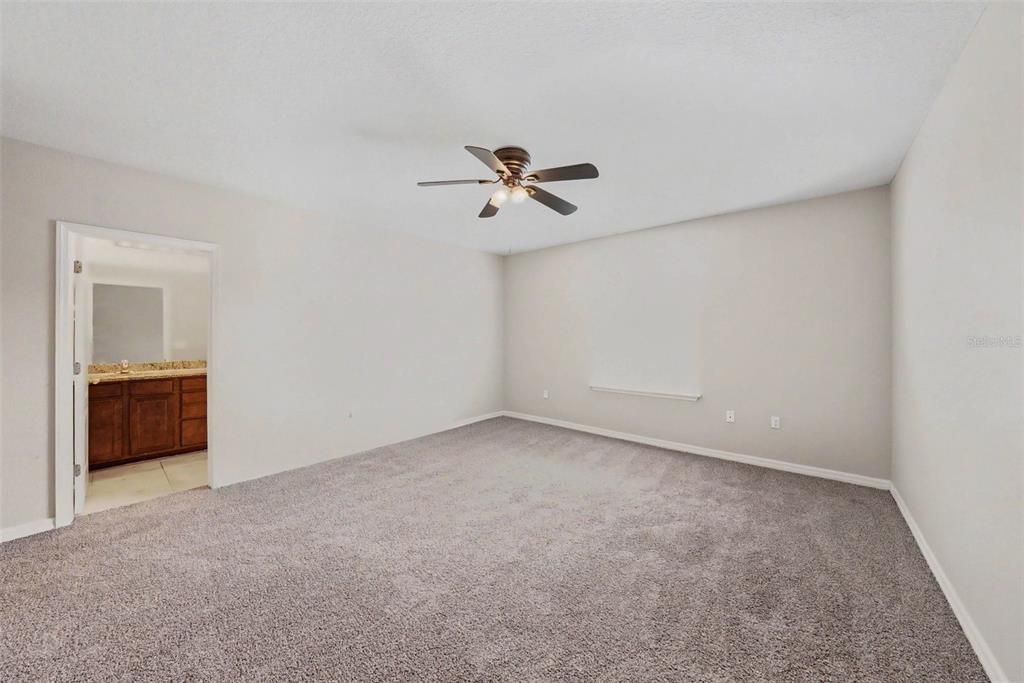 For Sale: $249,900 (3 beds, 2 baths, 1682 Square Feet)
