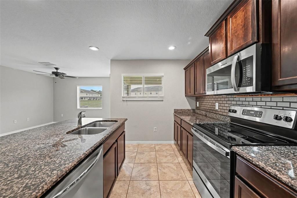 For Sale: $264,900 (4 beds, 2 baths, 1676 Square Feet)