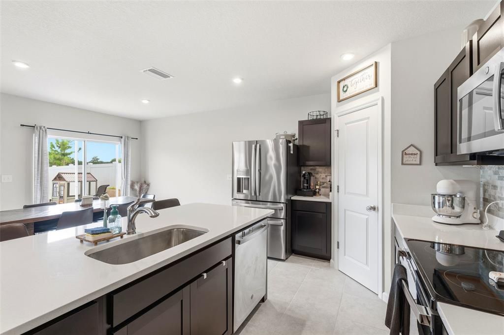 En Venta: $359,990 (4 camas, 2 baños, 1733 Pies cuadrados)