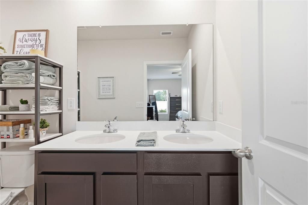 En Venta: $359,990 (4 camas, 2 baños, 1733 Pies cuadrados)