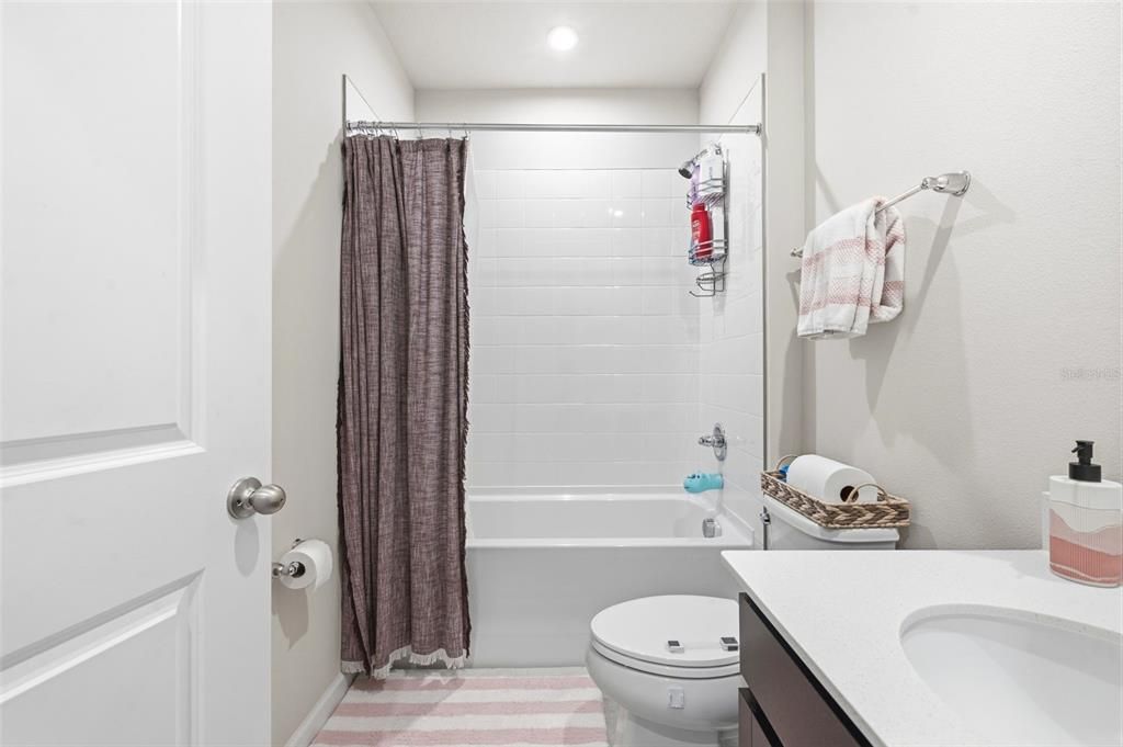 En Venta: $359,990 (4 camas, 2 baños, 1733 Pies cuadrados)