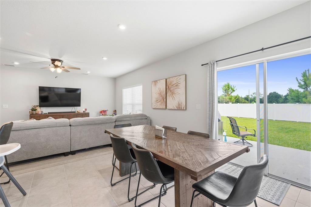 En Venta: $359,990 (4 camas, 2 baños, 1733 Pies cuadrados)
