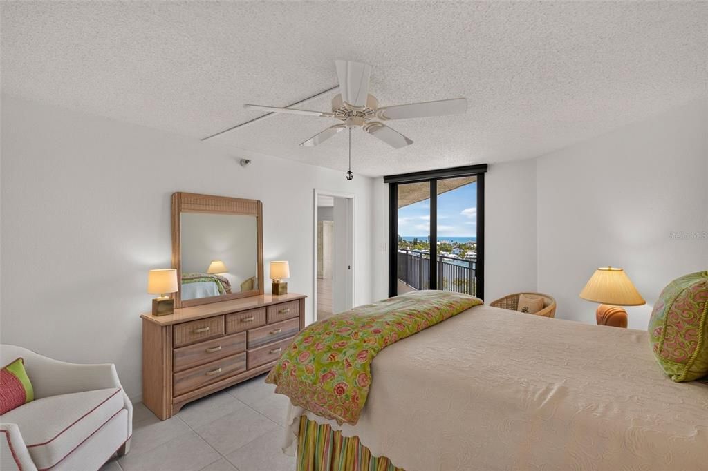 For Sale: $599,000 (2 beds, 2 baths, 1500 Square Feet)