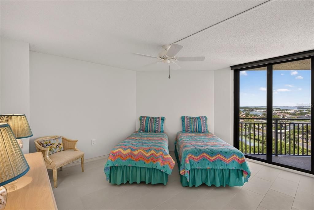 For Sale: $599,000 (2 beds, 2 baths, 1500 Square Feet)