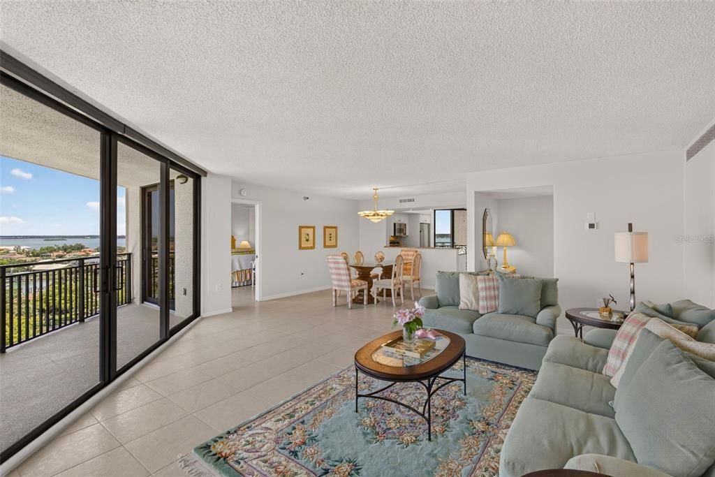 For Sale: $599,000 (2 beds, 2 baths, 1500 Square Feet)