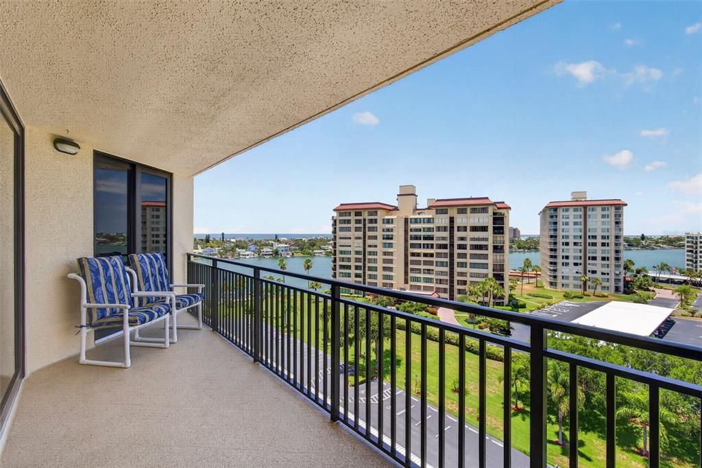 For Sale: $599,000 (2 beds, 2 baths, 1500 Square Feet)