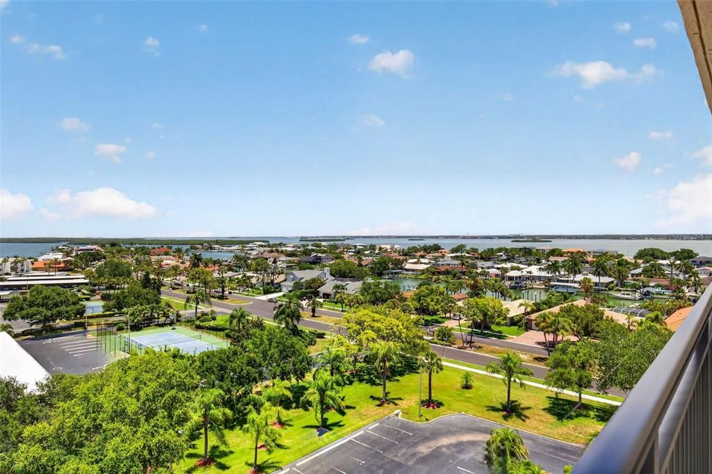 For Sale: $599,000 (2 beds, 2 baths, 1500 Square Feet)