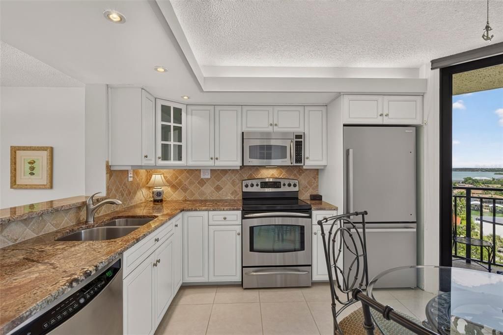 For Sale: $599,000 (2 beds, 2 baths, 1500 Square Feet)