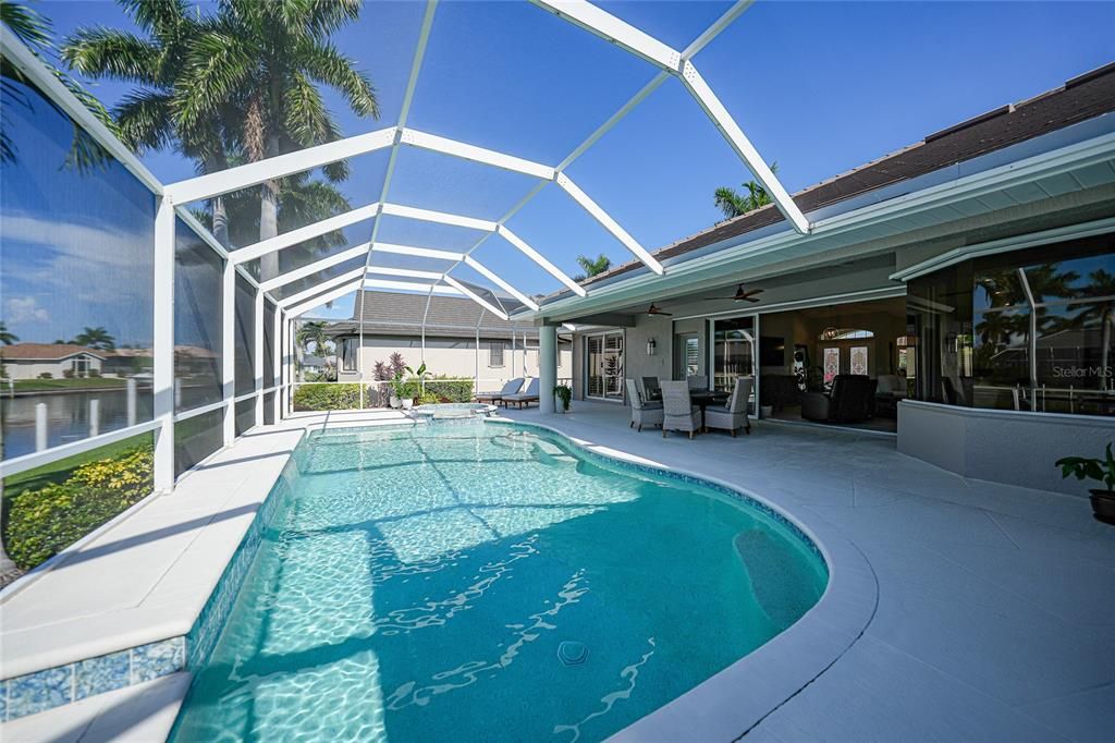 En Venta: $965,000 (3 camas, 2 baños, 2235 Pies cuadrados)