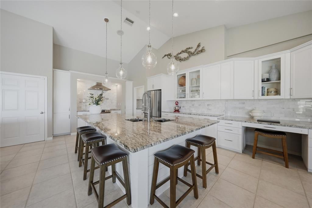 En Venta: $965,000 (3 camas, 2 baños, 2235 Pies cuadrados)