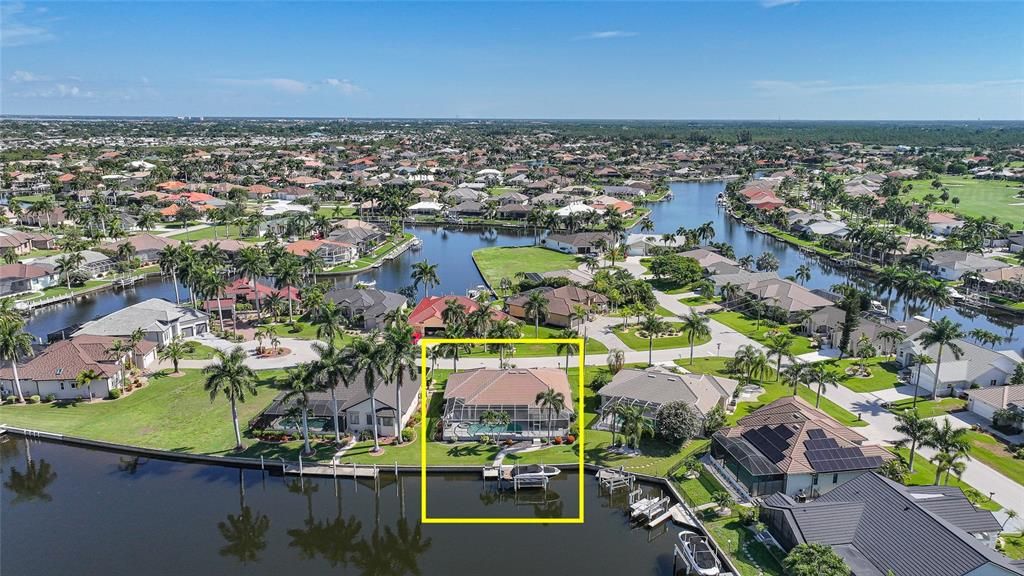 En Venta: $965,000 (3 camas, 2 baños, 2235 Pies cuadrados)