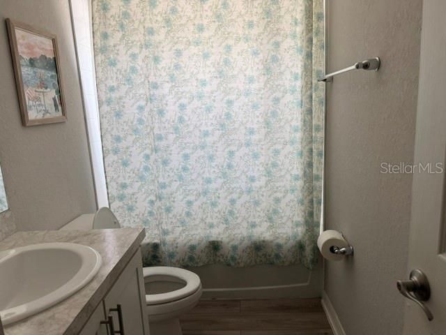 На продажу: $325,000 (4 спален, 2 ванн, 1698 Квадратных фут)