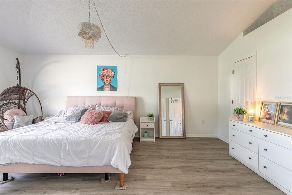 En Venta: $325,000 (4 camas, 2 baños, 1729 Pies cuadrados)