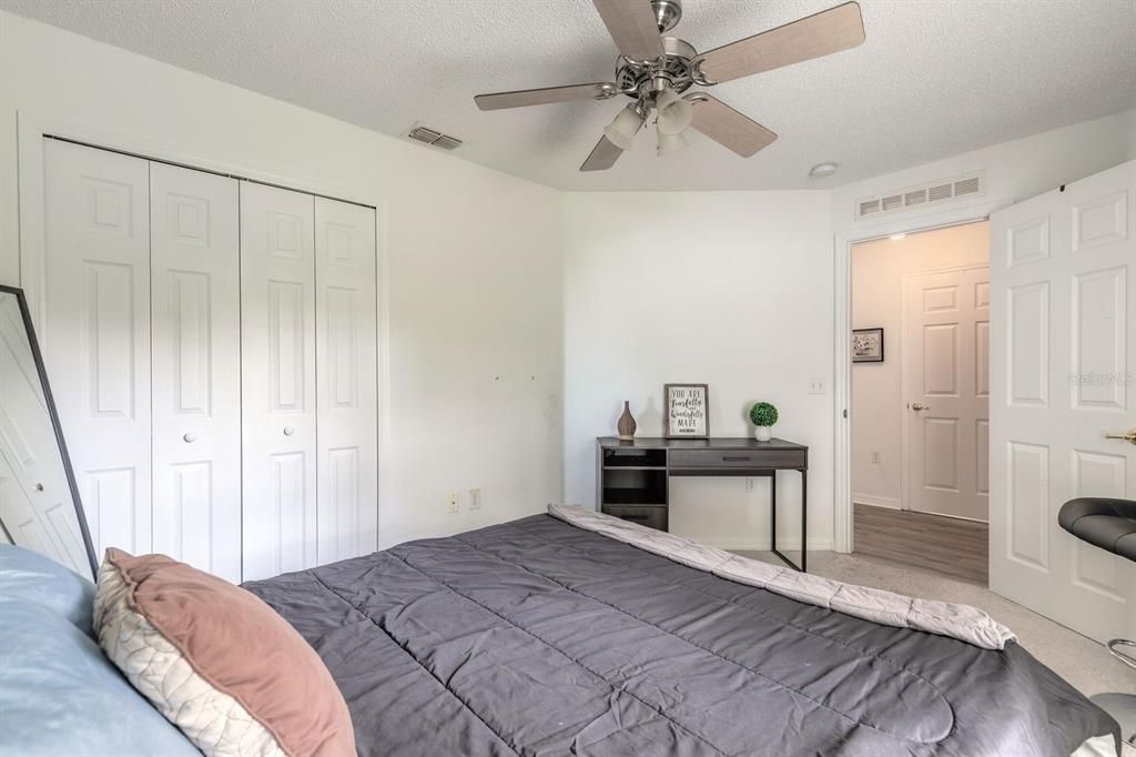 En Venta: $325,000 (4 camas, 2 baños, 1729 Pies cuadrados)