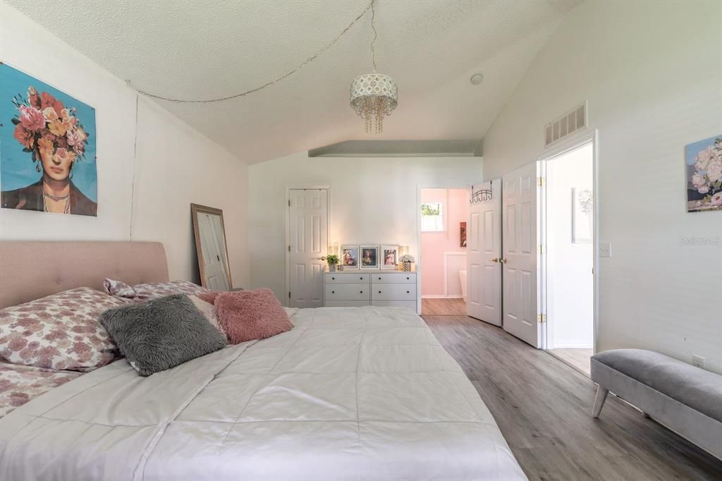 En Venta: $325,000 (4 camas, 2 baños, 1729 Pies cuadrados)