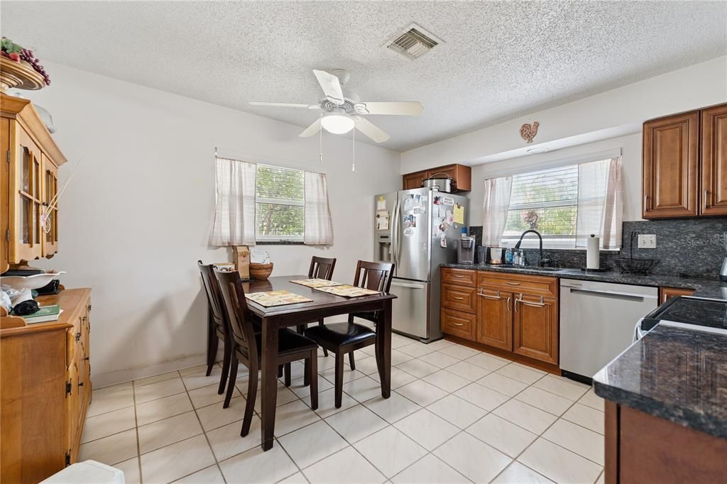 En Venta: $419,000 (3 camas, 2 baños, 1486 Pies cuadrados)