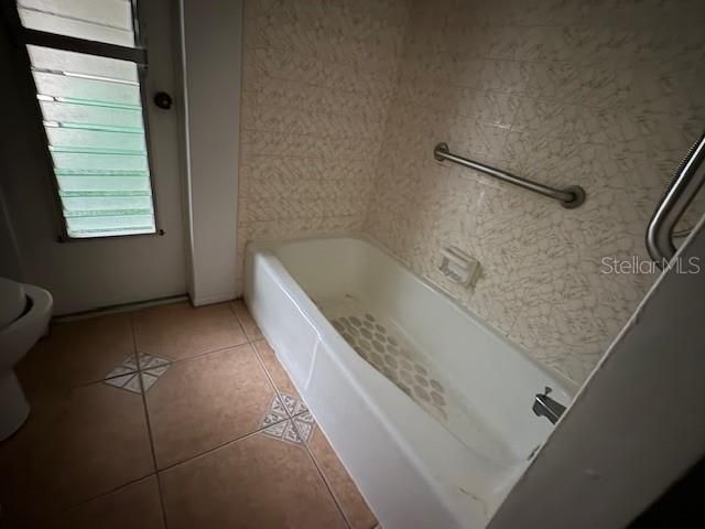 Active With Contract: $336,000 (3 beds, 2 baths, 1682 Square Feet)