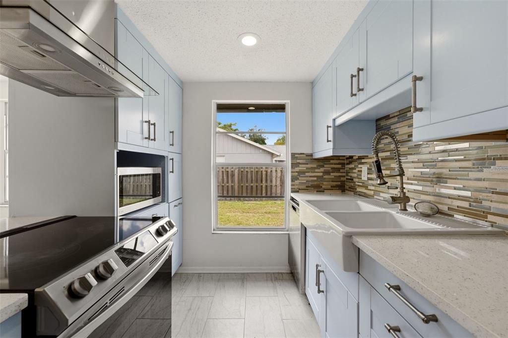 For Sale: $499,900 (3 beds, 2 baths, 1325 Square Feet)