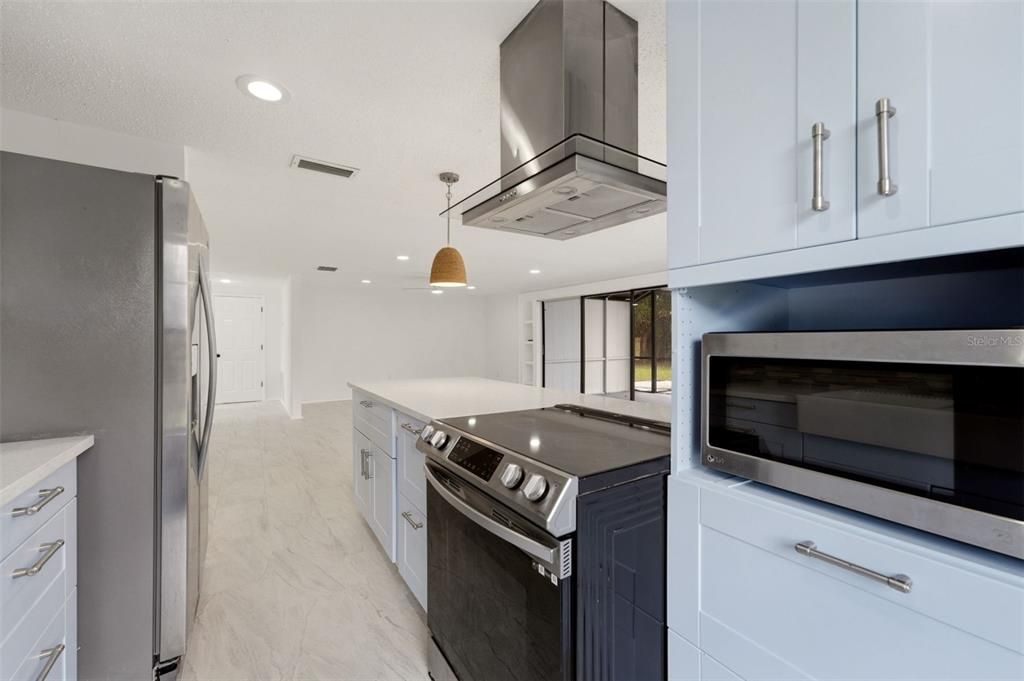 For Sale: $499,900 (3 beds, 2 baths, 1325 Square Feet)