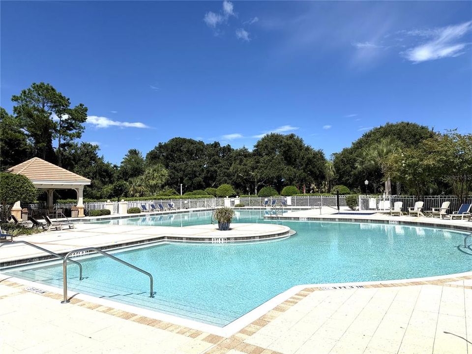 Activo con contrato: $589,900 (3 camas, 2 baños, 2148 Pies cuadrados)