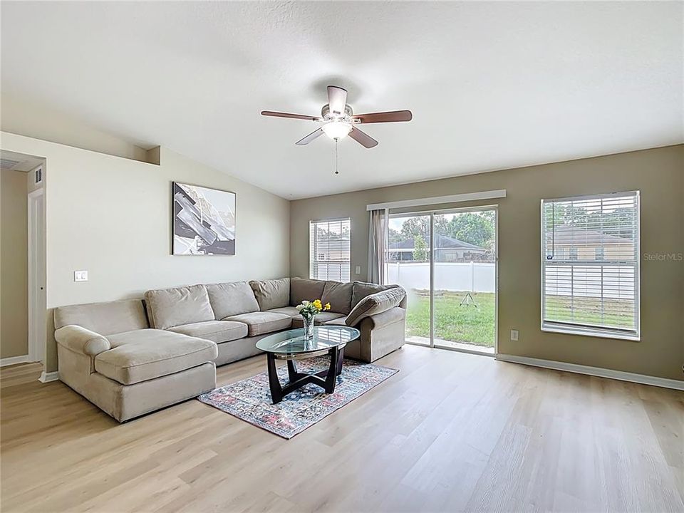 For Sale: $335,000 (3 beds, 2 baths, 1722 Square Feet)