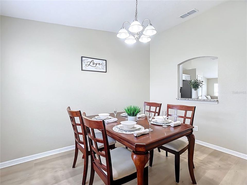 For Sale: $335,000 (3 beds, 2 baths, 1722 Square Feet)