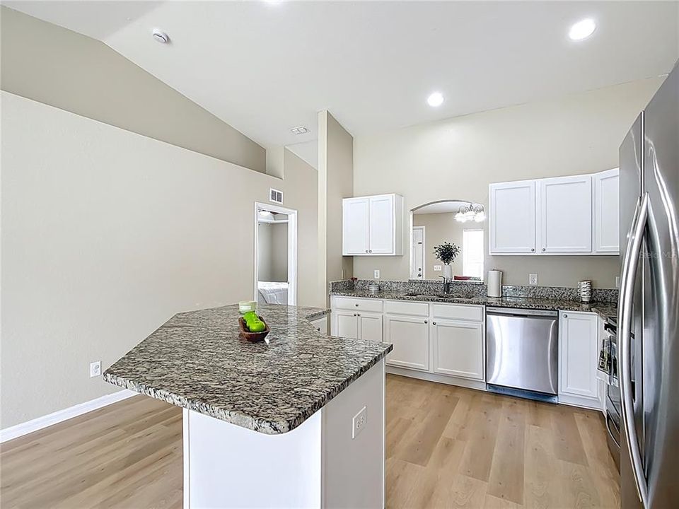 For Sale: $335,000 (3 beds, 2 baths, 1722 Square Feet)