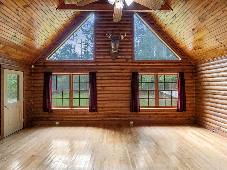 En Venta: $785,000 (3 camas, 2 baños, 1904 Pies cuadrados)