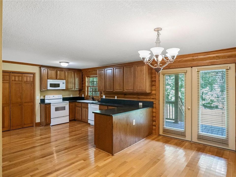 En Venta: $785,000 (3 camas, 2 baños, 1904 Pies cuadrados)