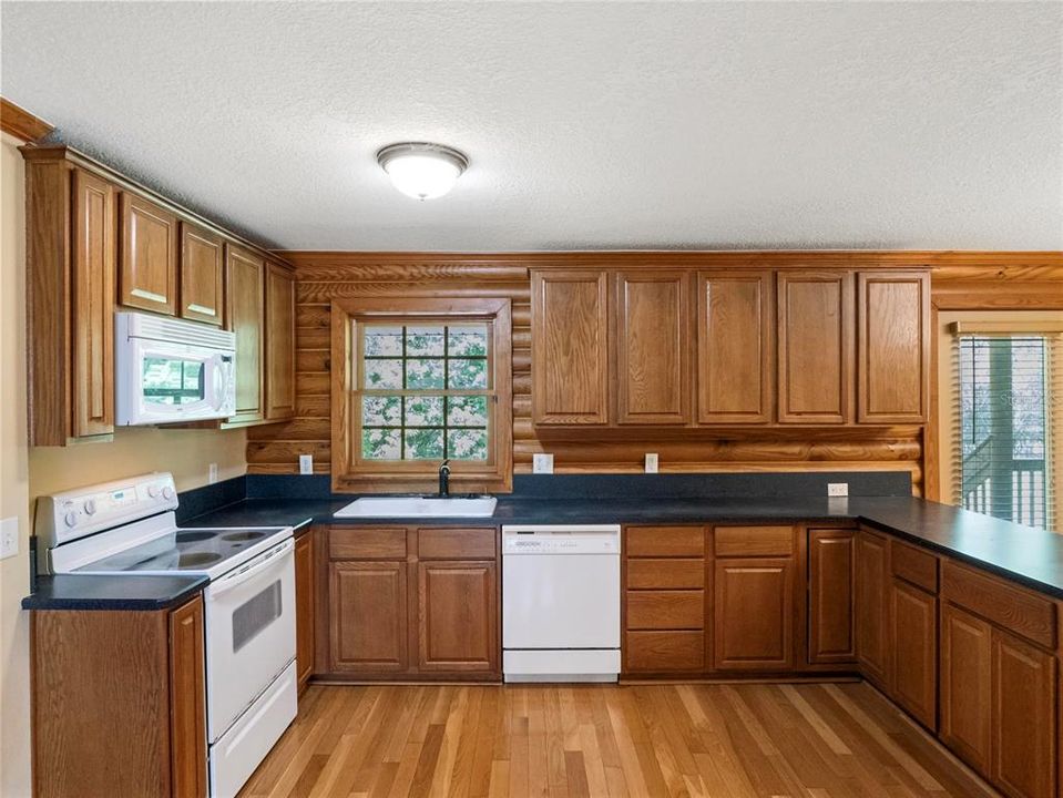 En Venta: $785,000 (3 camas, 2 baños, 1904 Pies cuadrados)