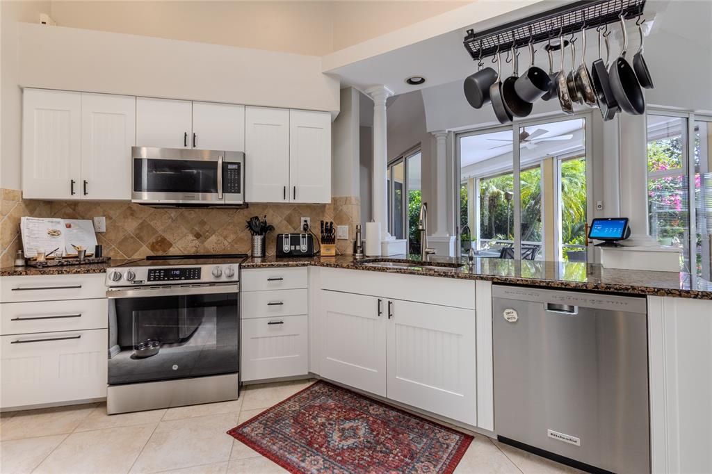 For Sale: $525,000 (3 beds, 2 baths, 1871 Square Feet)