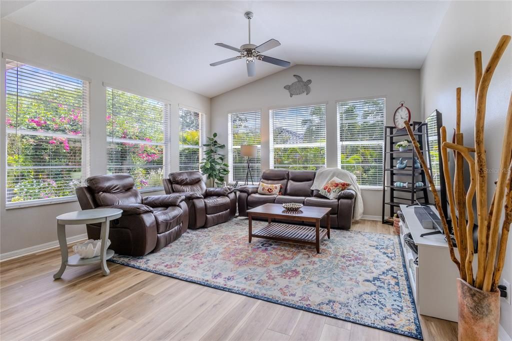 For Sale: $525,000 (3 beds, 2 baths, 1871 Square Feet)