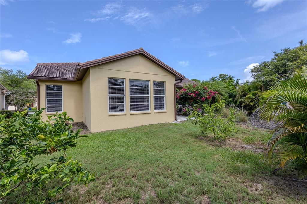 For Sale: $525,000 (3 beds, 2 baths, 1871 Square Feet)