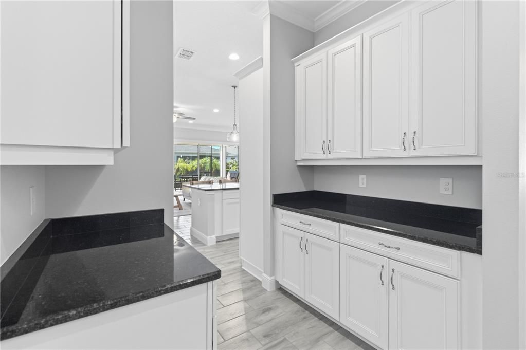 For Sale: $499,900 (3 beds, 3 baths, 2365 Square Feet)