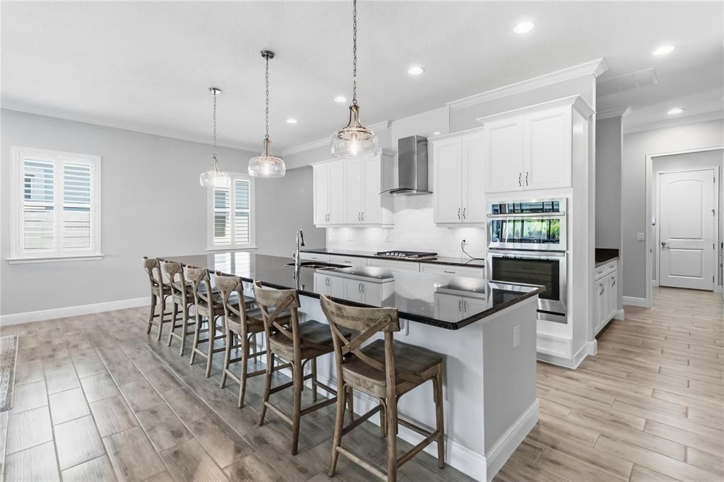 For Sale: $499,900 (3 beds, 3 baths, 2365 Square Feet)
