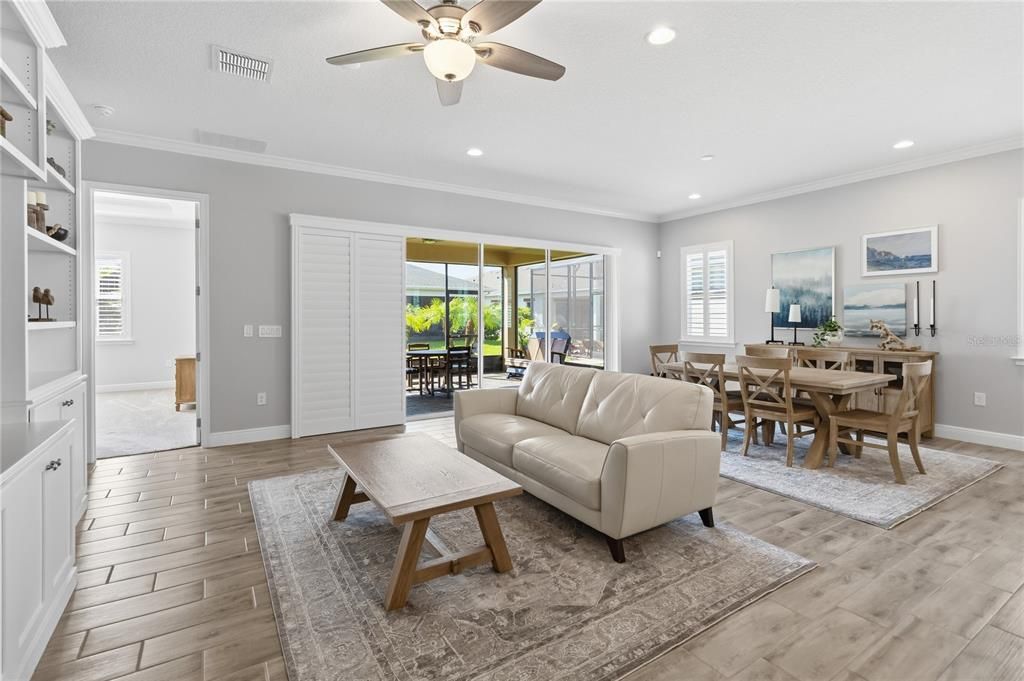 For Sale: $499,900 (3 beds, 3 baths, 2365 Square Feet)