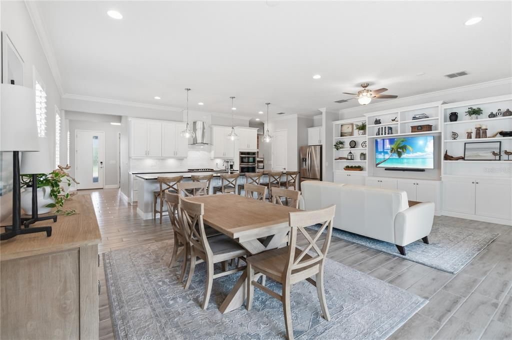 For Sale: $499,900 (3 beds, 3 baths, 2365 Square Feet)