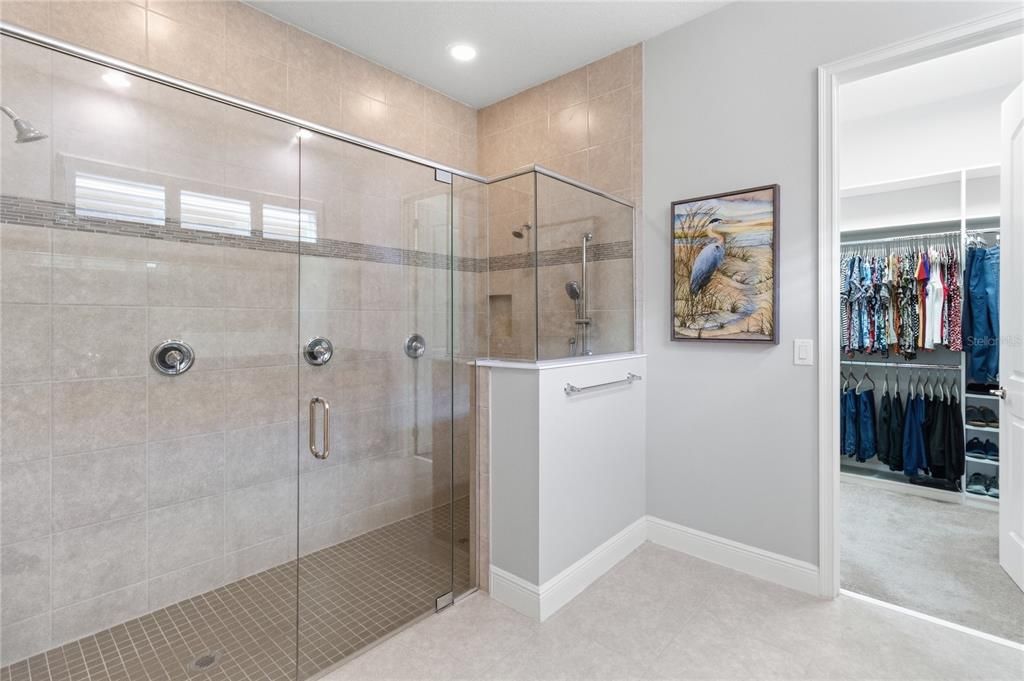 For Sale: $499,900 (3 beds, 3 baths, 2365 Square Feet)