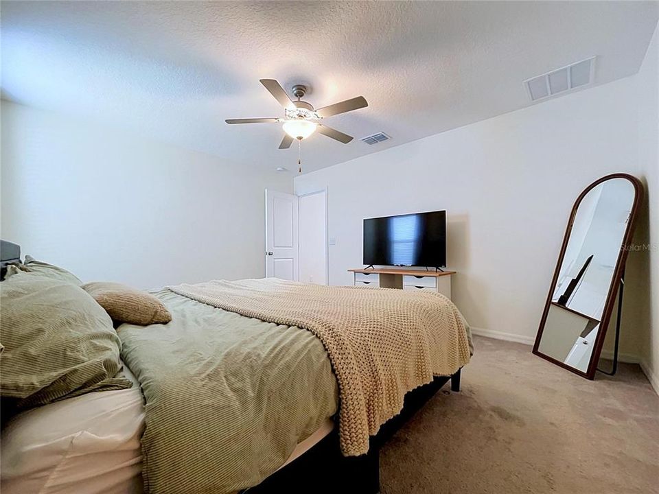 En Venta: $370,000 (4 camas, 2 baños, 1870 Pies cuadrados)
