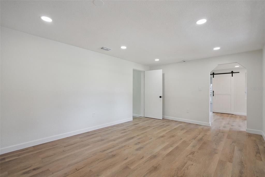 For Sale: $315,000 (3 beds, 1 baths, 1488 Square Feet)