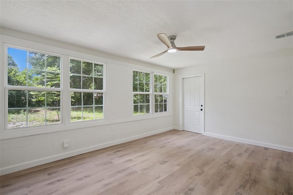 For Sale: $315,000 (3 beds, 1 baths, 1488 Square Feet)