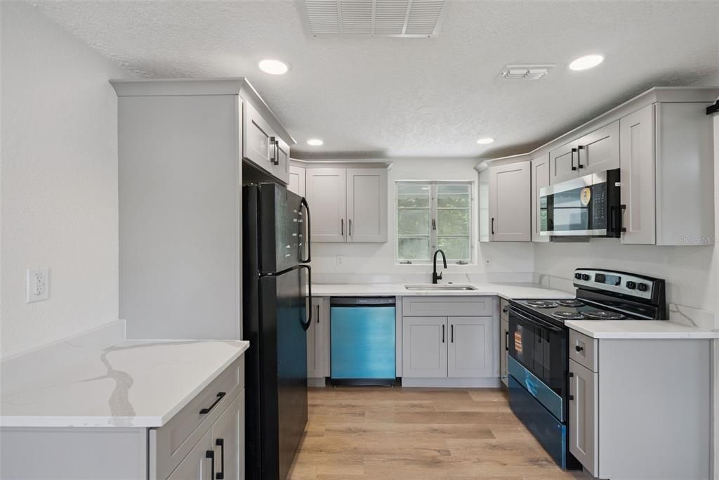 For Sale: $315,000 (3 beds, 1 baths, 1488 Square Feet)